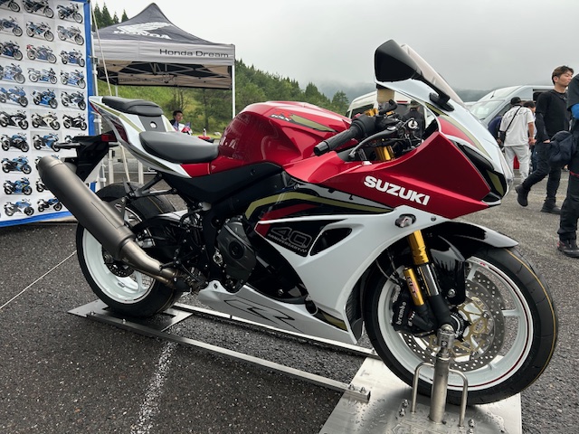 新型GSX-R1000R見ました！