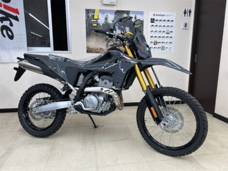 DR-Z4S入荷しました！