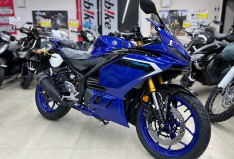 YZF-R25青、入荷しました！