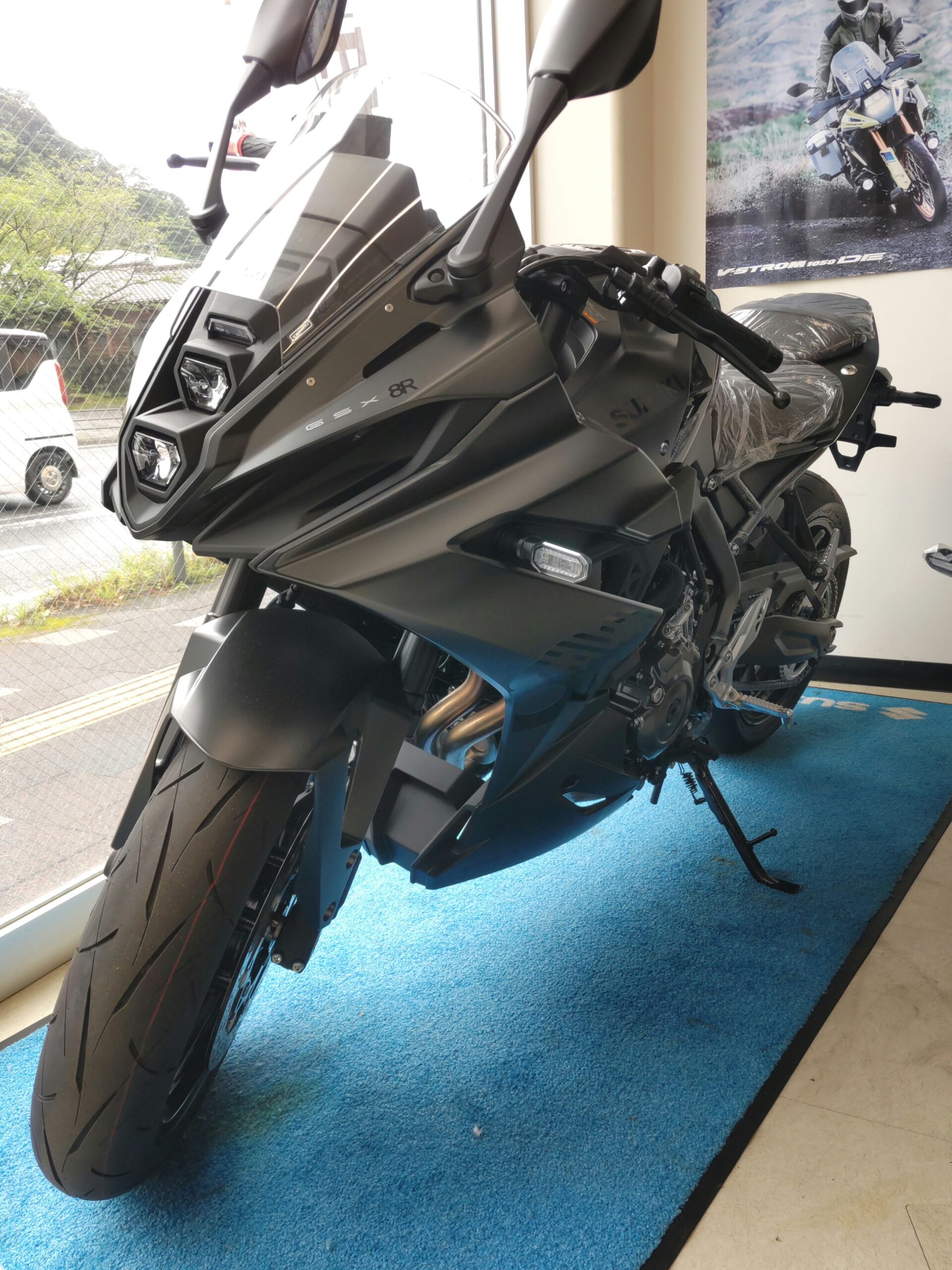 GSX-8R展示中！