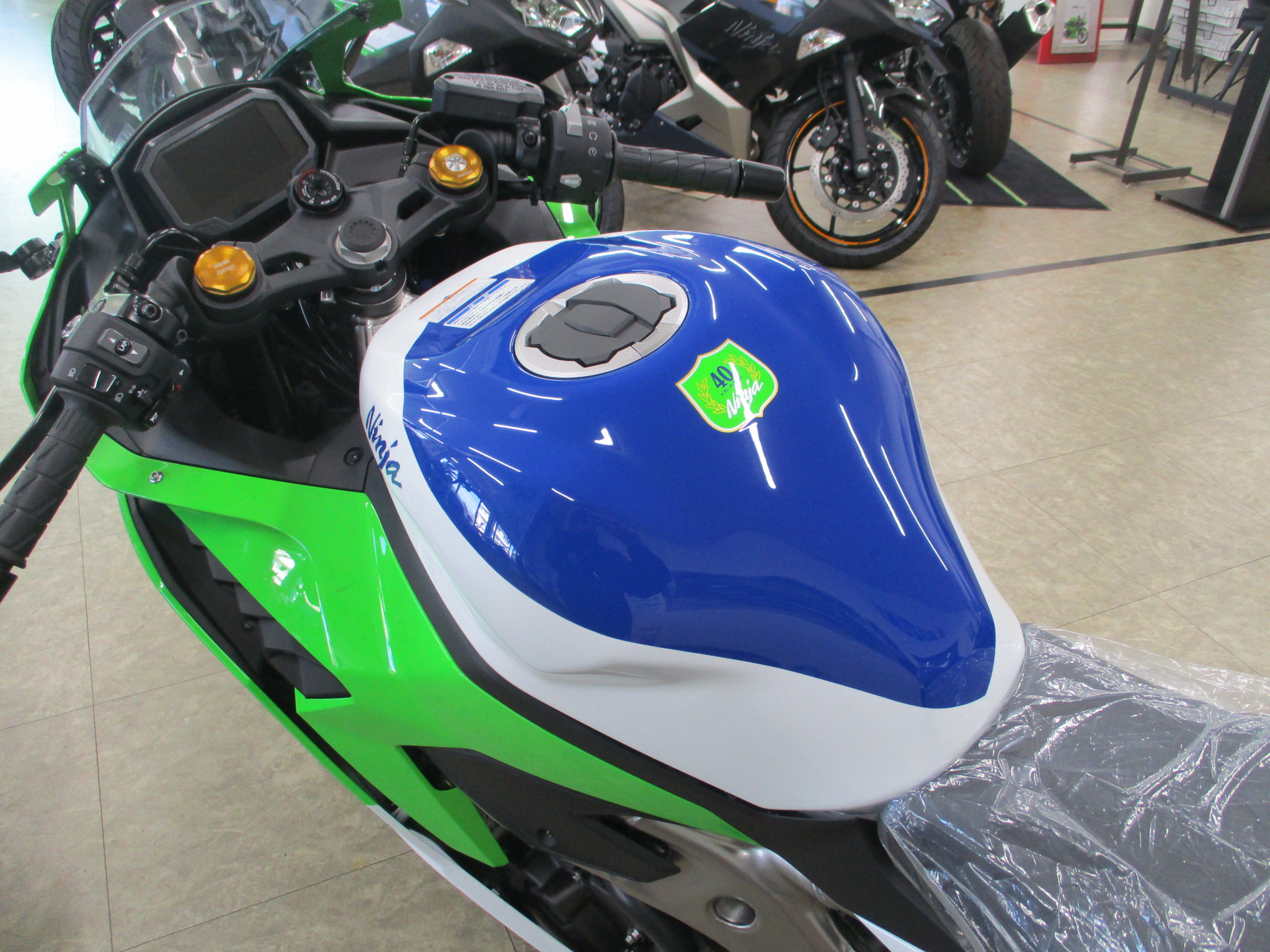 ZX-4RR 40th ANNIVERSARY EDITION入荷!!